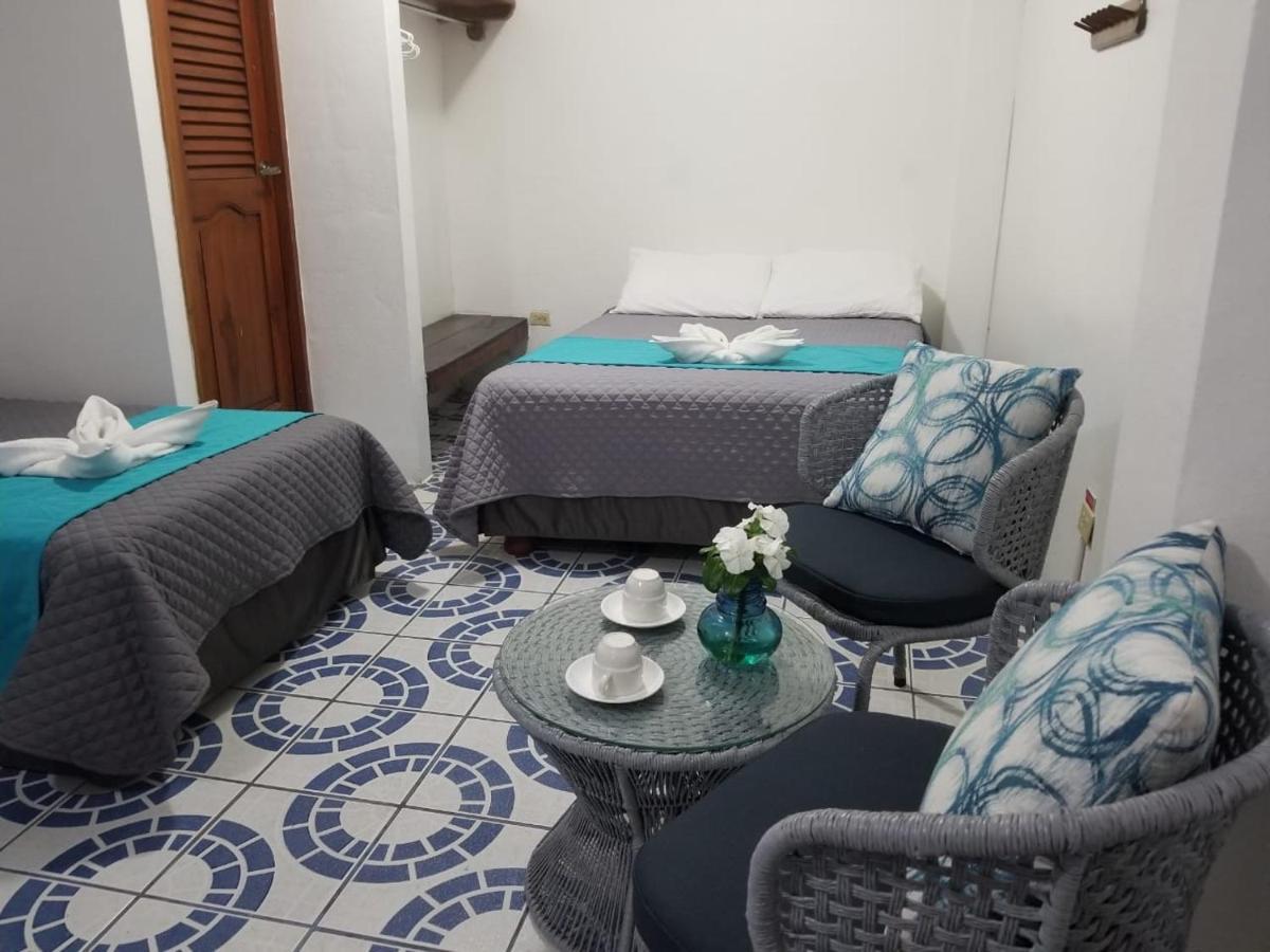 פורטו איורה Hostal Gardner Galapagos מראה חיצוני תמונה